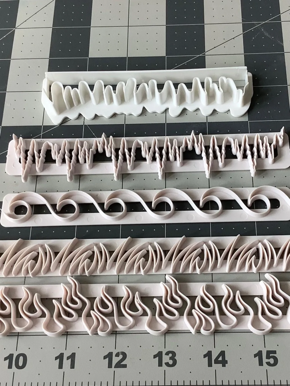 Fondant Border Cutter Set – Cake Decorating Tools – 5 Assorted Pattern Cutters